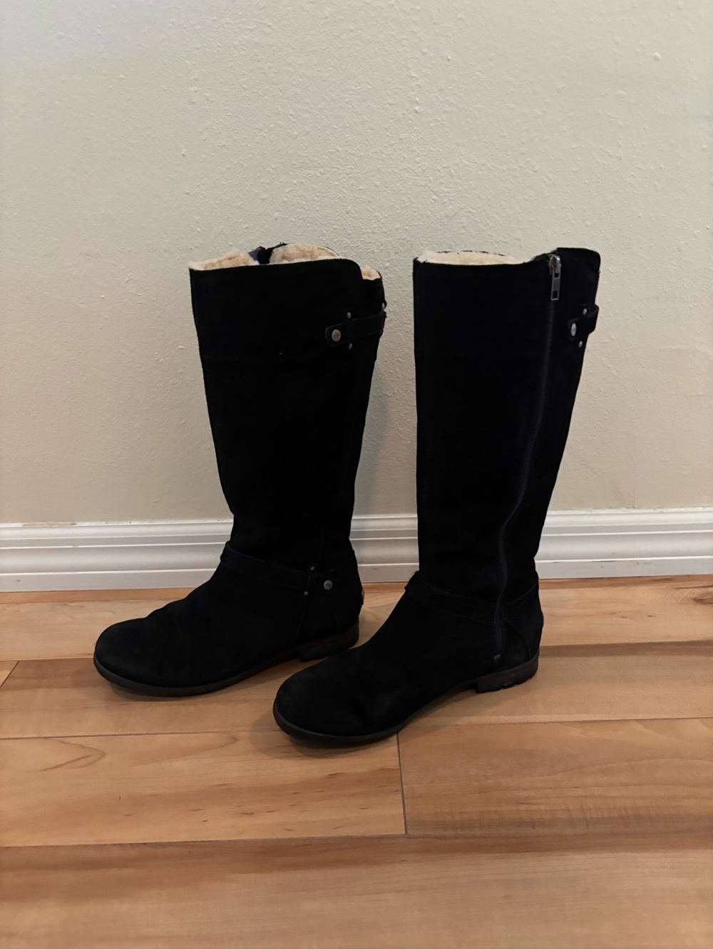 UGG Jillian Riding Boots - Picture 4 of 6